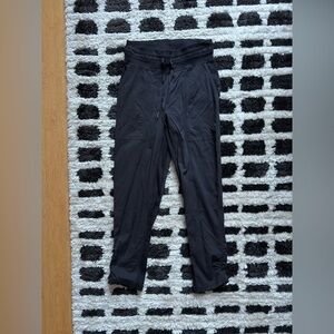 Lululemon black high-waisted joggers leggings